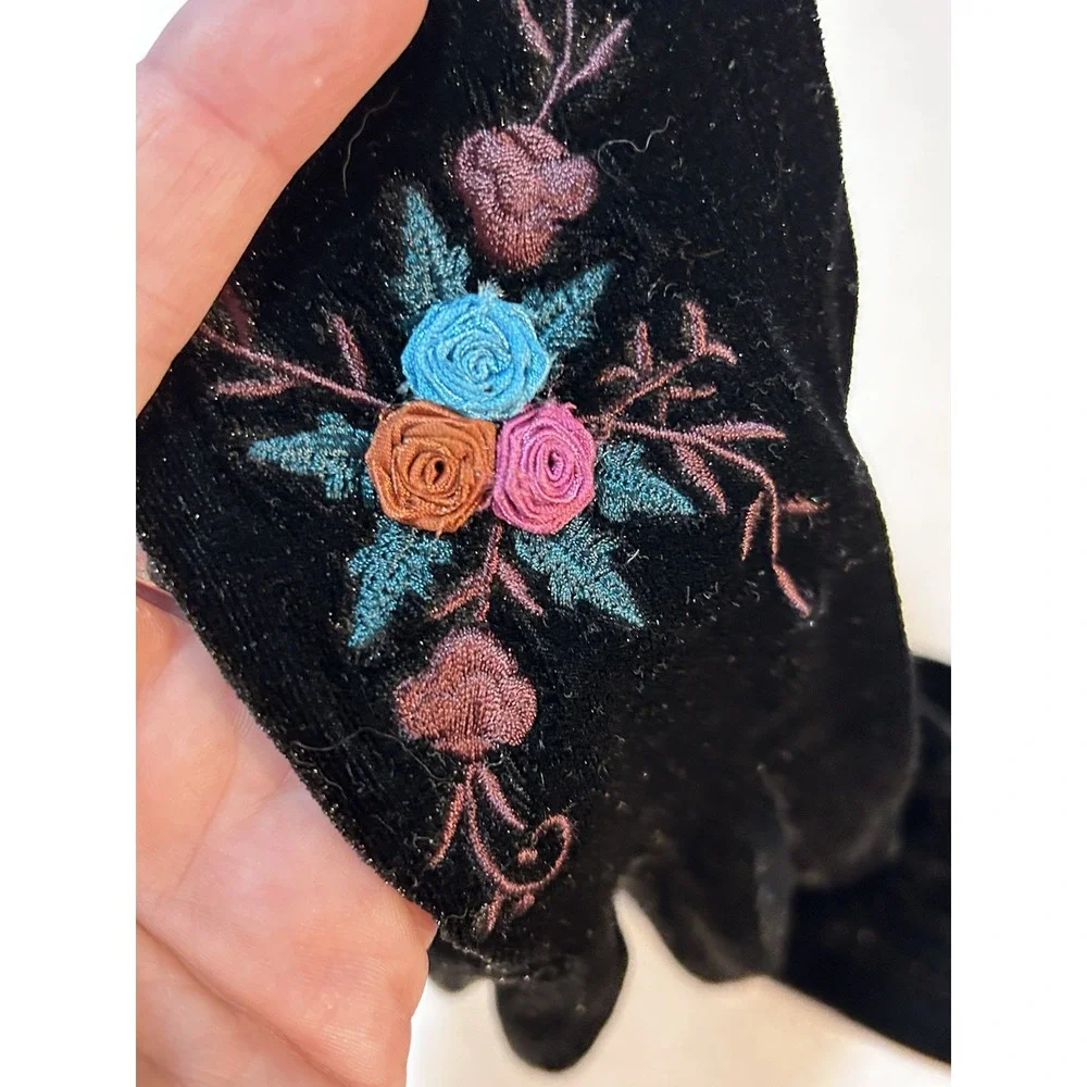 Vintage Black Velvet Gloves – Floral Embroidery Whimsygoth Victorian Cosplay